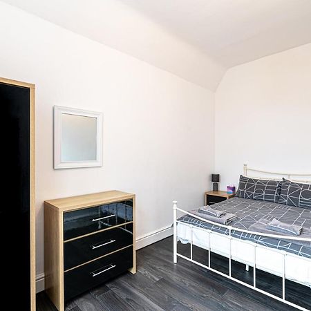 Two Bedroom Holiday Apartment Colwyn Bay Zewnętrze zdjęcie