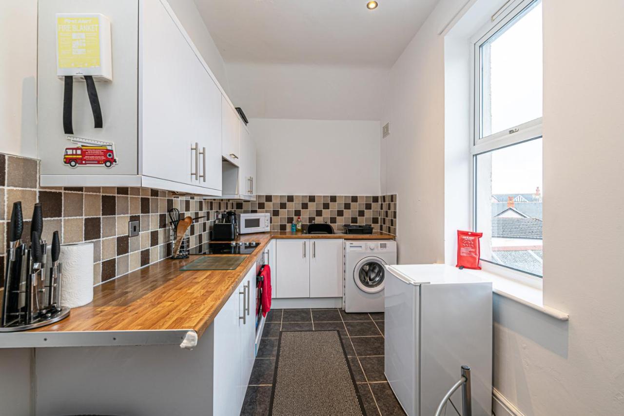 Two Bedroom Holiday Apartment Colwyn Bay Zewnętrze zdjęcie