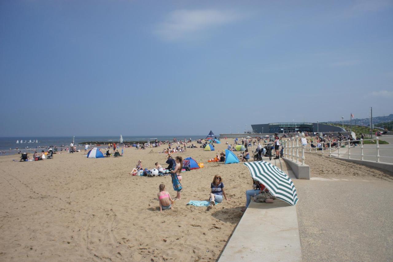 Two Bedroom Holiday Apartment Colwyn Bay Zewnętrze zdjęcie